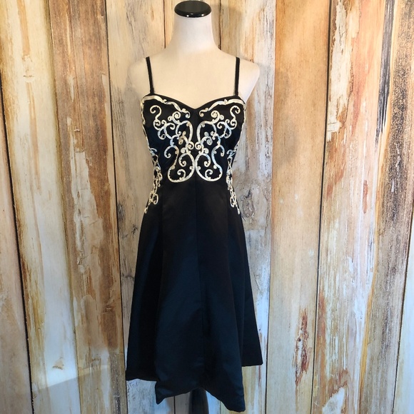 WHBM Black Strap/Strapless Fit & Flare Cocktail Dress White Ribbon sz 4 EUC! - Picture 1 of 5